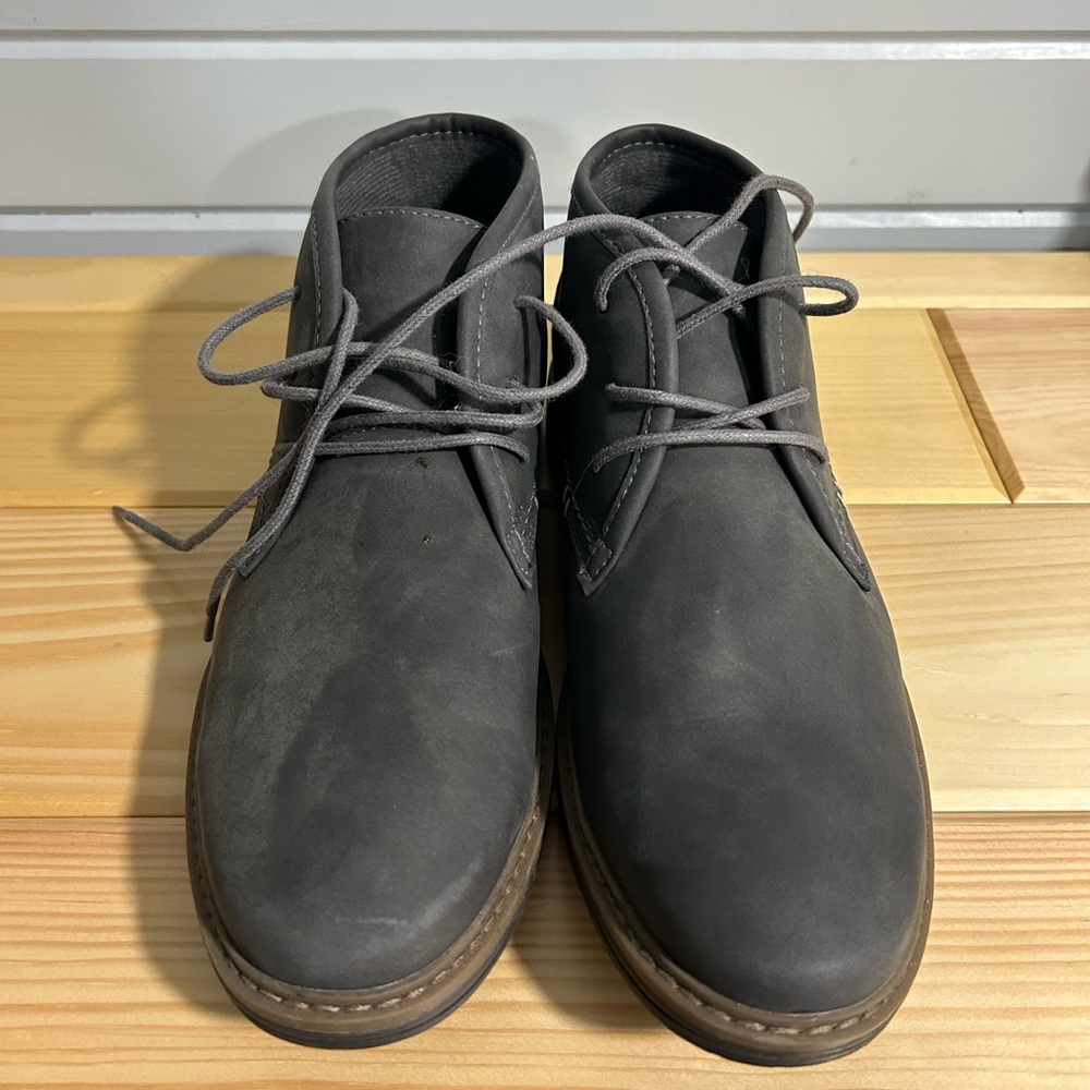 Dress shoes